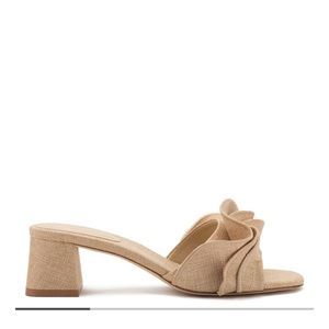 Larroude Brigitte Ruffle NEW NEVER WORN size 11 sandal